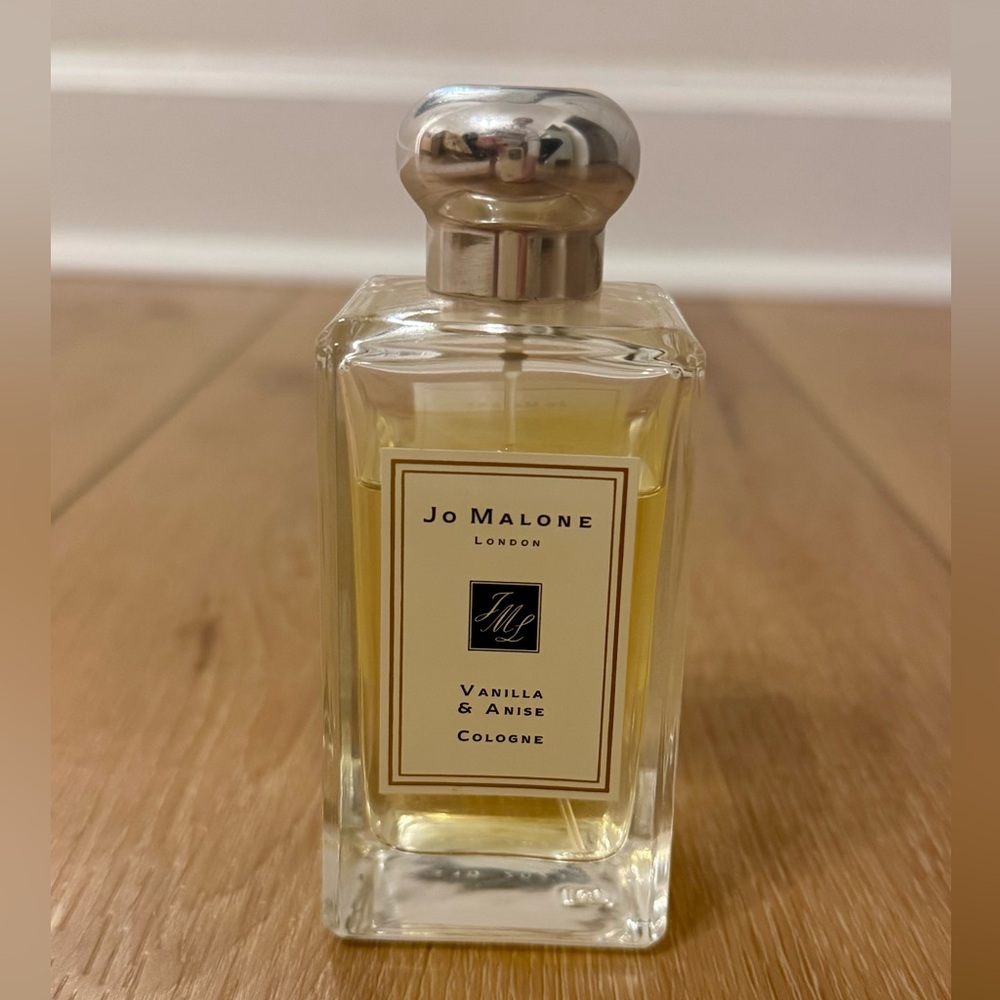Jo Malone Vanilla & Anise Fragrance with Silver Cap
